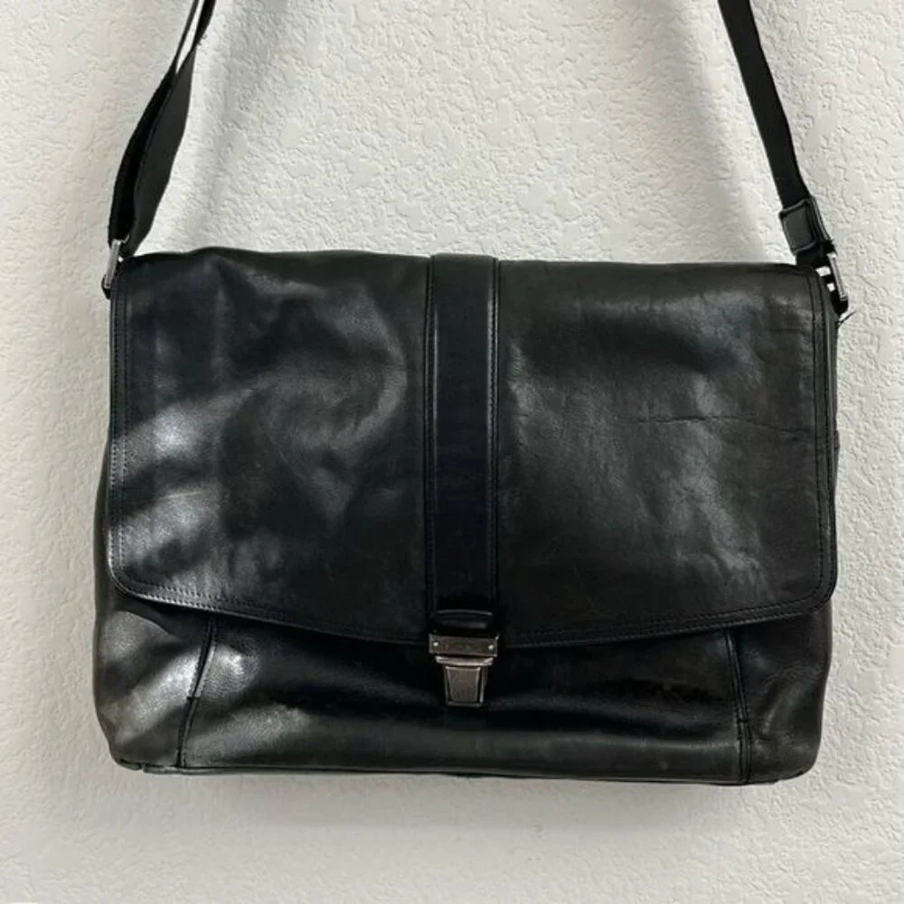 Tumi Leather Slide Buckle Messenger Bag Adjustable